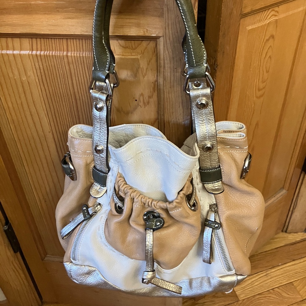 B Makowsky All Leather Shoulder Handbag